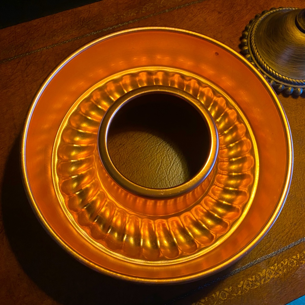Vintage Mirro Aluminum - Copper Color  6 Cup 1.5 Qt. Bundt Cake Pan/Jello Mold